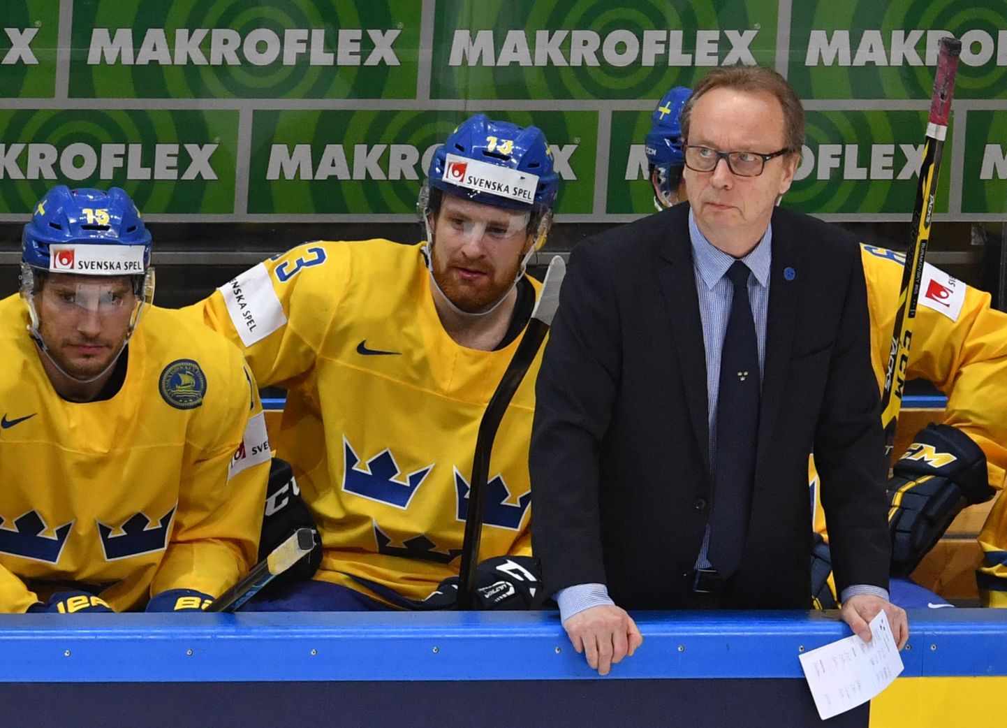 Шведские хоккеисты и главный тренер на ЧМ-2016.