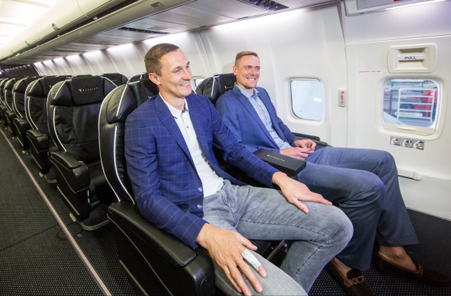 Kauņas "Žalgiris" uzbrucējs Pauļus Jankūns (no kreisās) un spēlētāja karjeru šosezon noslēgušais Roberts Javtoks