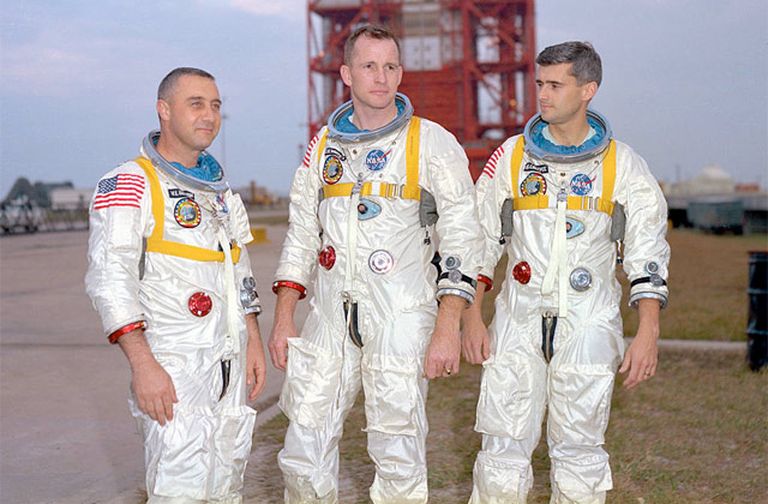 Apollo 1 apkalpe: Gass Grisoms, Eds Vaits un Rodžers Čafe