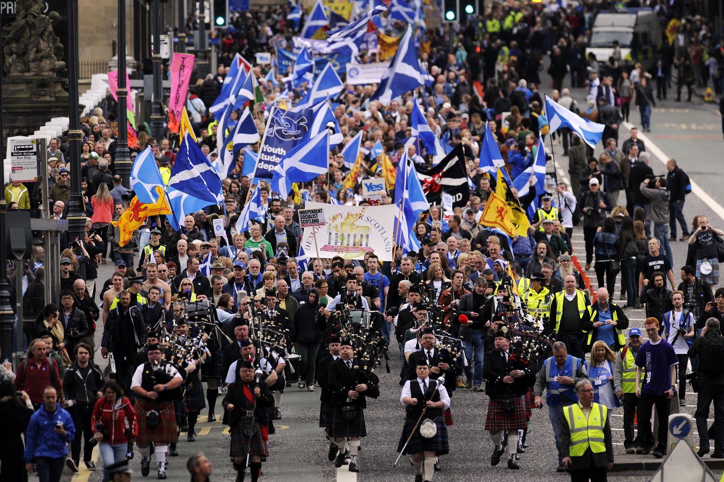 Tuhanded šotlased marssisid Edinburghi tänavatel ning nõudsid Šotimaale iseseisvust