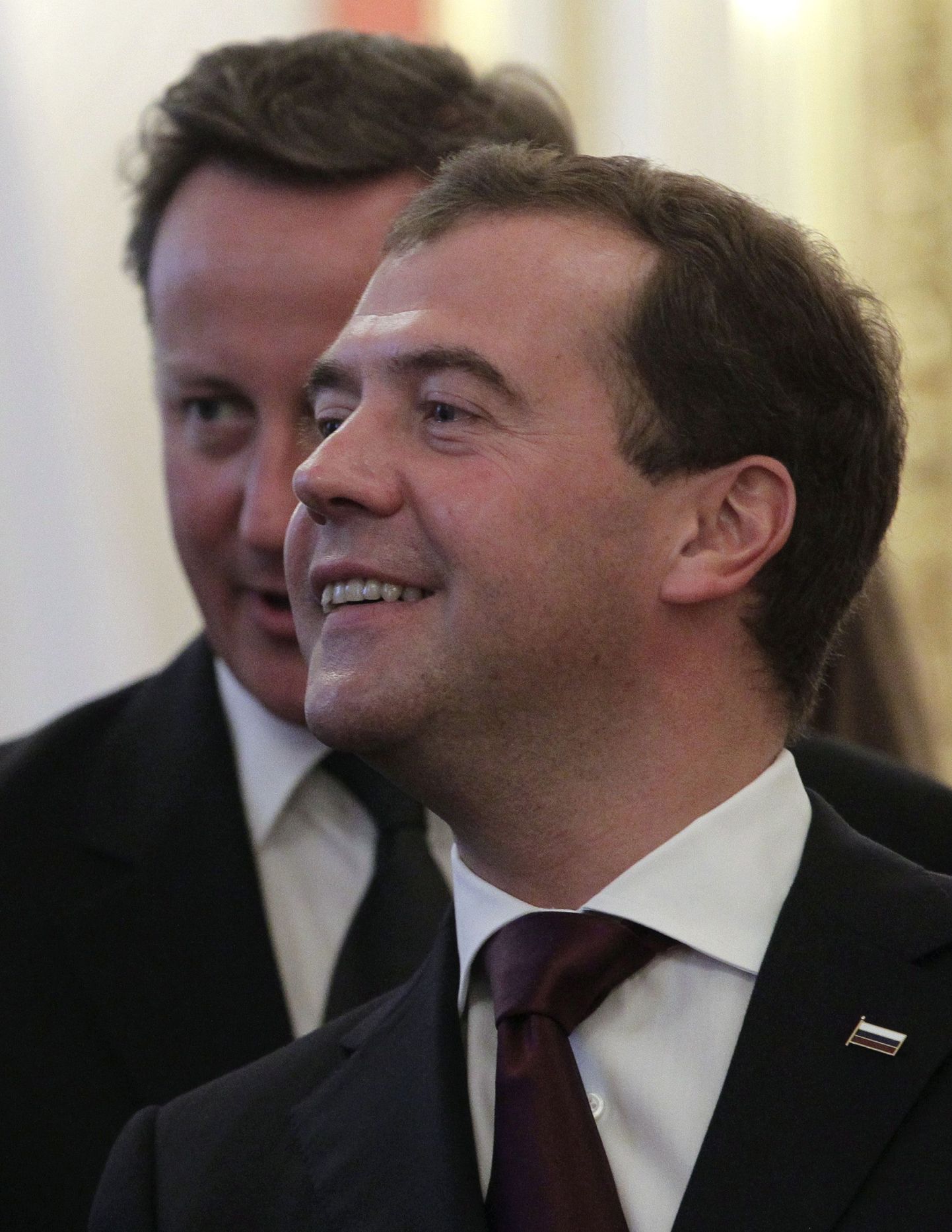 Vene president Dmitri Medvedev (esiplaanil) ja Briti peaminister David Cameron.