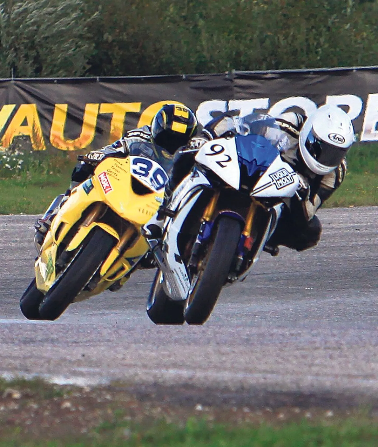 Pärnumaa võidusõitja Kristian Beljaev (nr 92) kihutas eelmisel hooajal kodurajal Eesti esinumbri Martin Pärtelpojaga (nr 39) mitmel sõidul, ratas rattas.