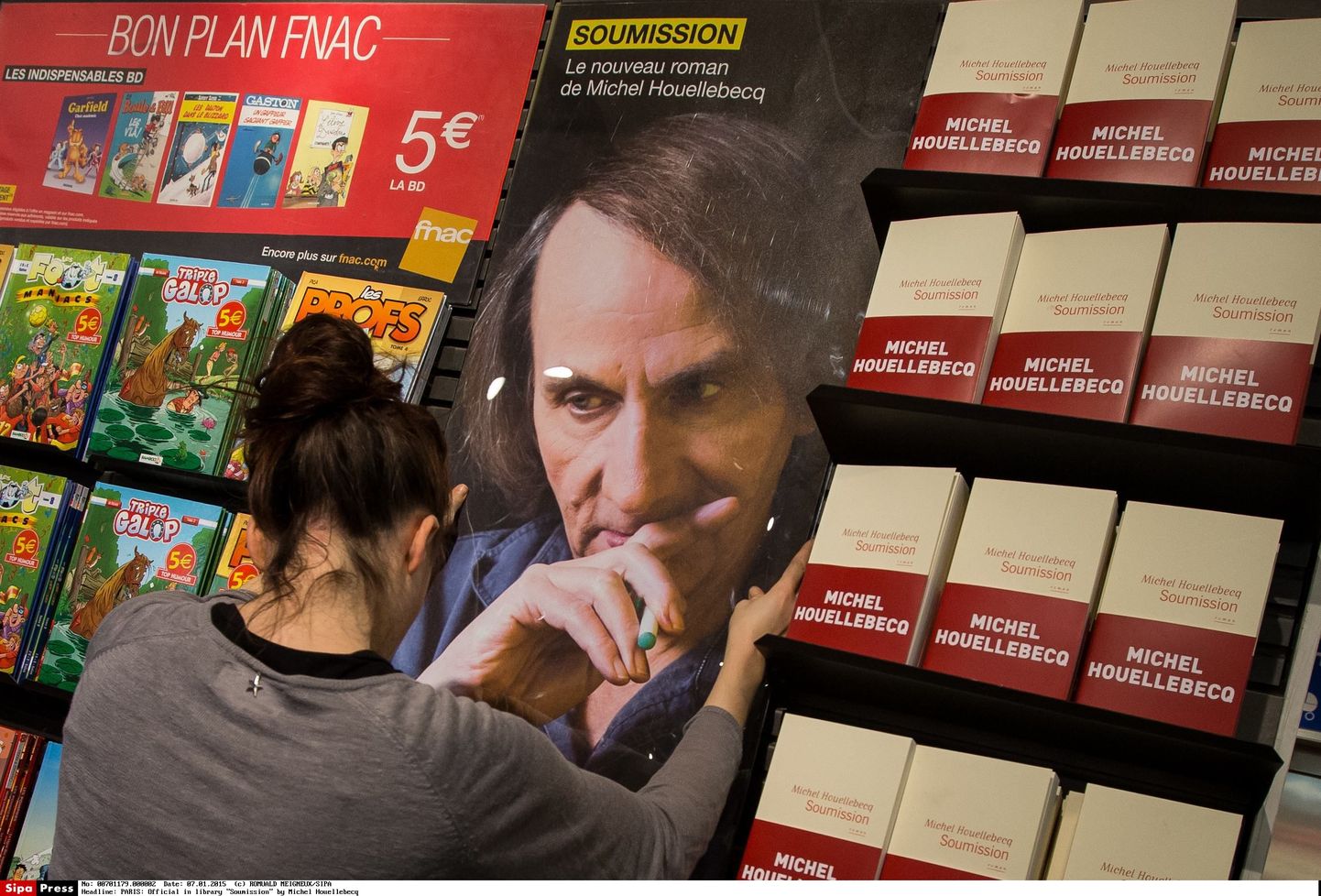 Michel Houellebecqi teose müügilett Pariisi raamatupoes.
