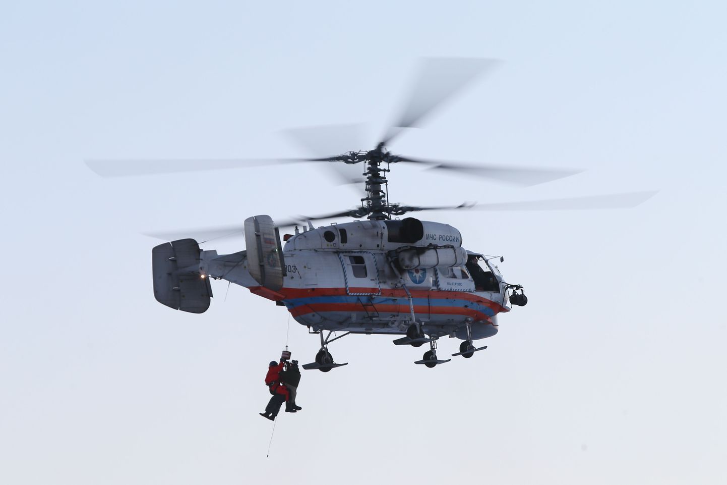 Российский вертолет спасателей.