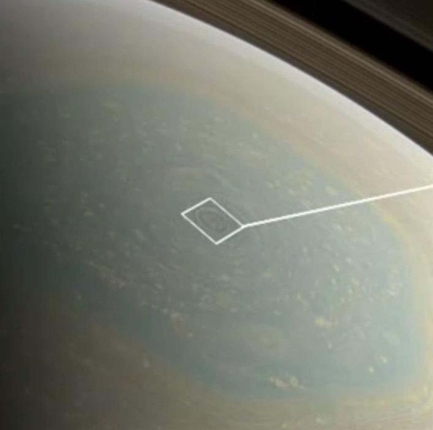 NASA avaldas video Saturni «roosiorkaanist»