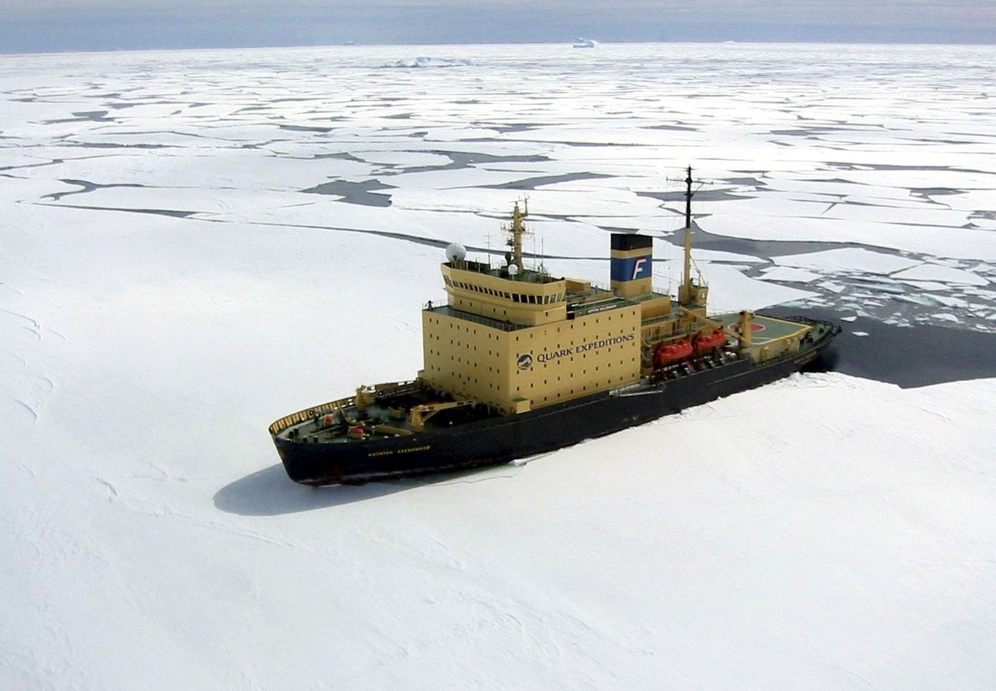 Jäämurdja Kapten Hlebnikov Antarktikas