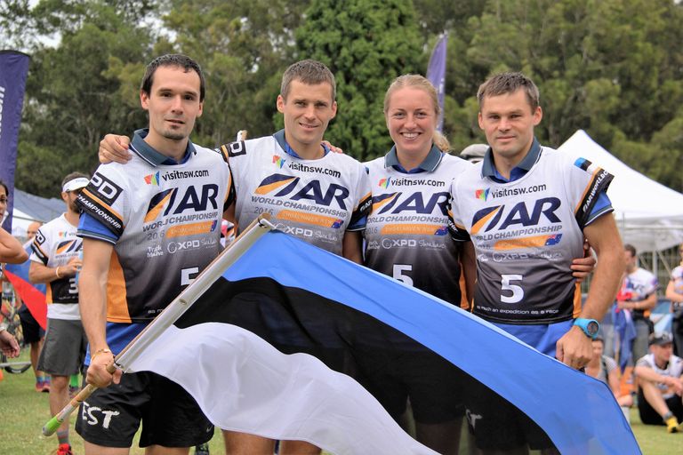 Eesti võistkonna ametlik foto enne starti: Timmo Tammemäe, Silver Eensaar, Mariann Sulg ja Rain Eensaar.
