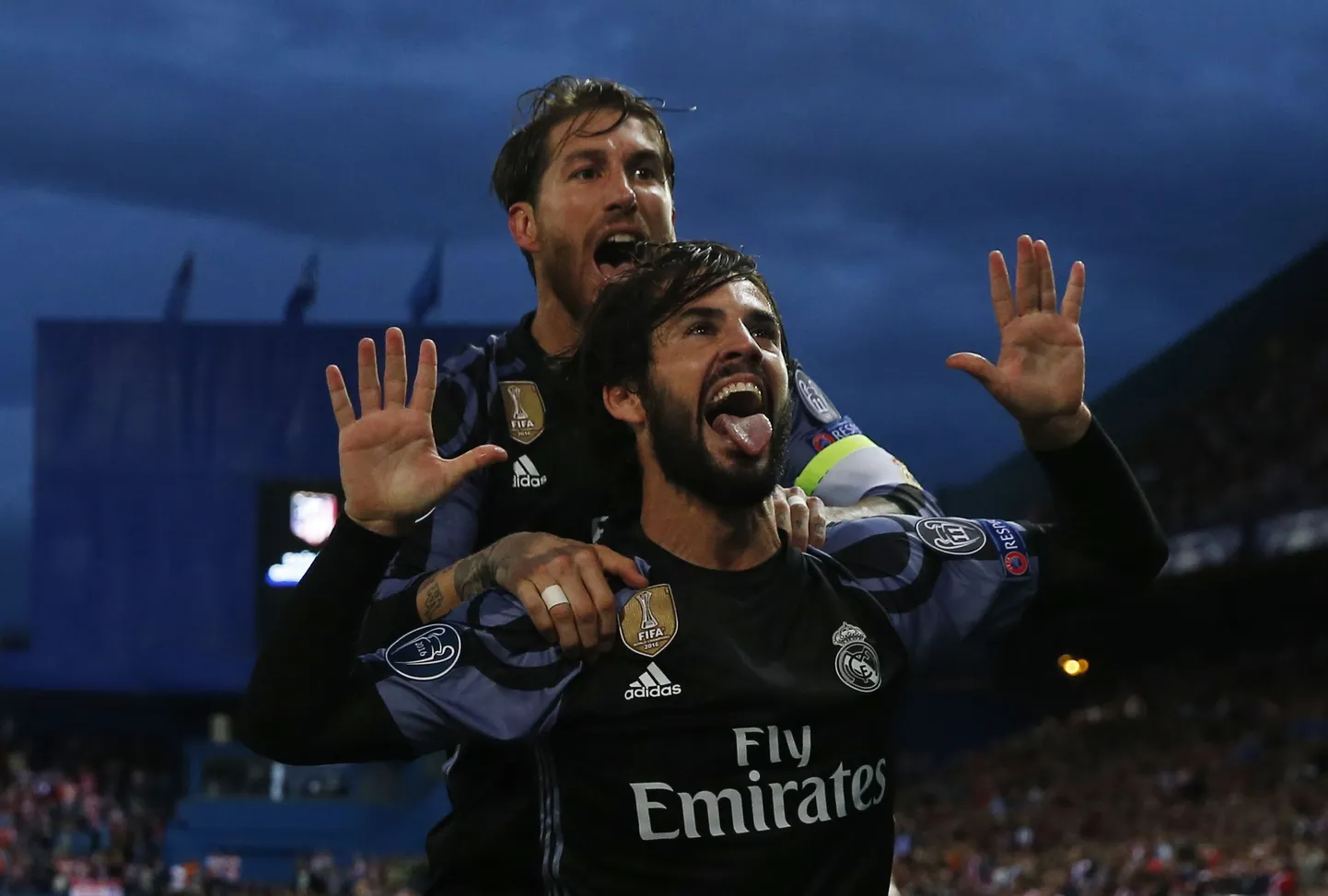 Isco (esiplaanil) ja Sergio Ramos võivad rõõmustada - Madridi Real on teist aastat järjest ja viimase nelja aasta jooksul kokku kolmandat korda Meistrite liiga finaalis.