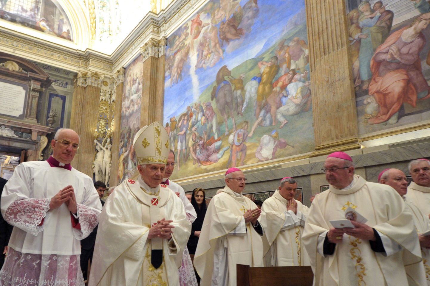 Vatikan nunnadele: võidelge homode, mitte vaesuse vastu