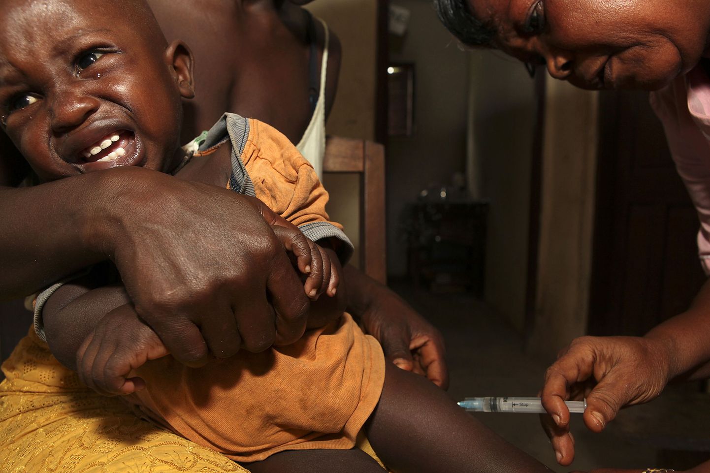 Lapse vaktsineerimine Sierra Leones, kus sarnaselt Guineaga möllab koolera.