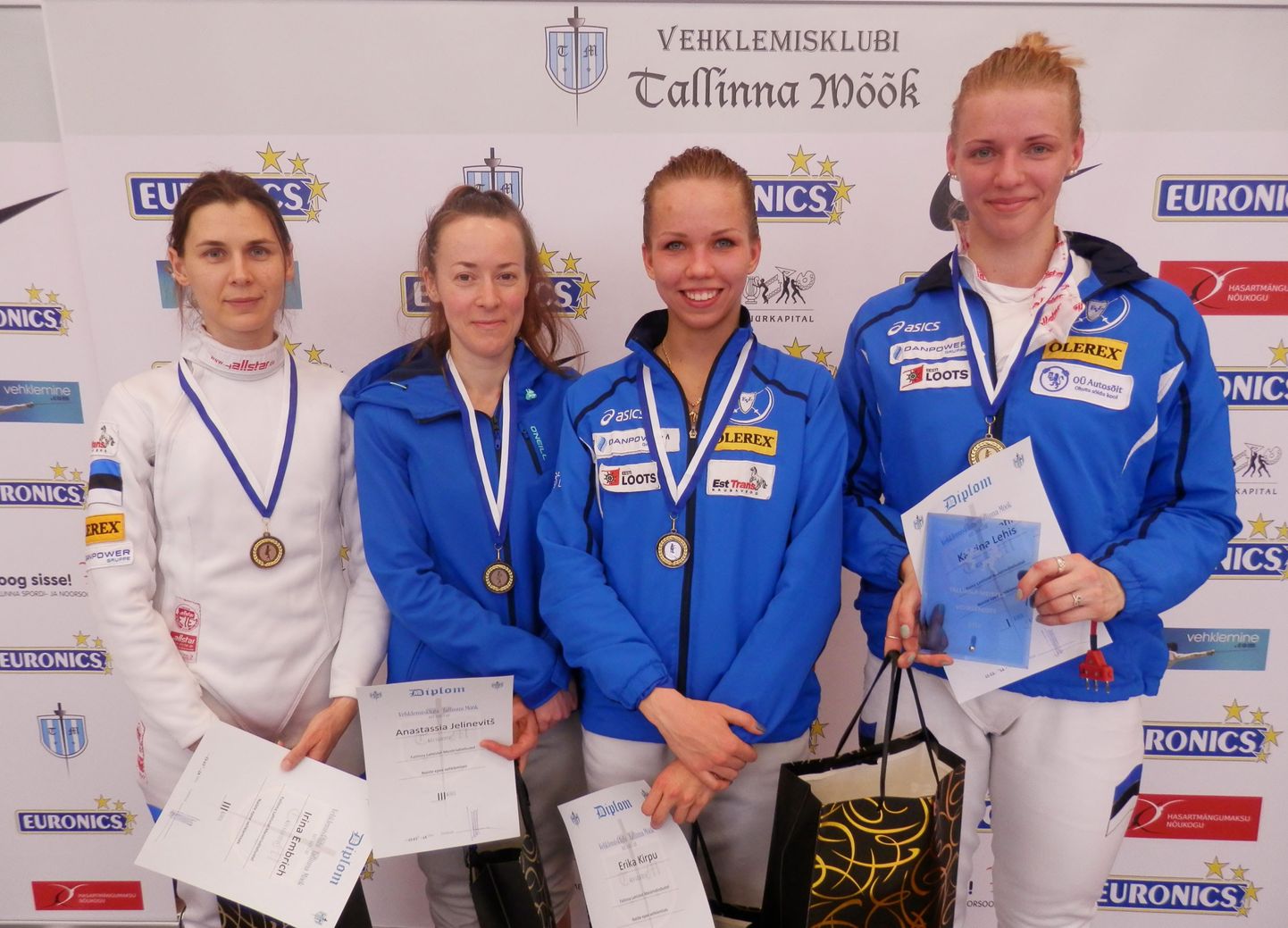 Vasakult: Irina Embrich, Anastassia Jelinevitš, Erika Kirpu, Katrina Lehis.