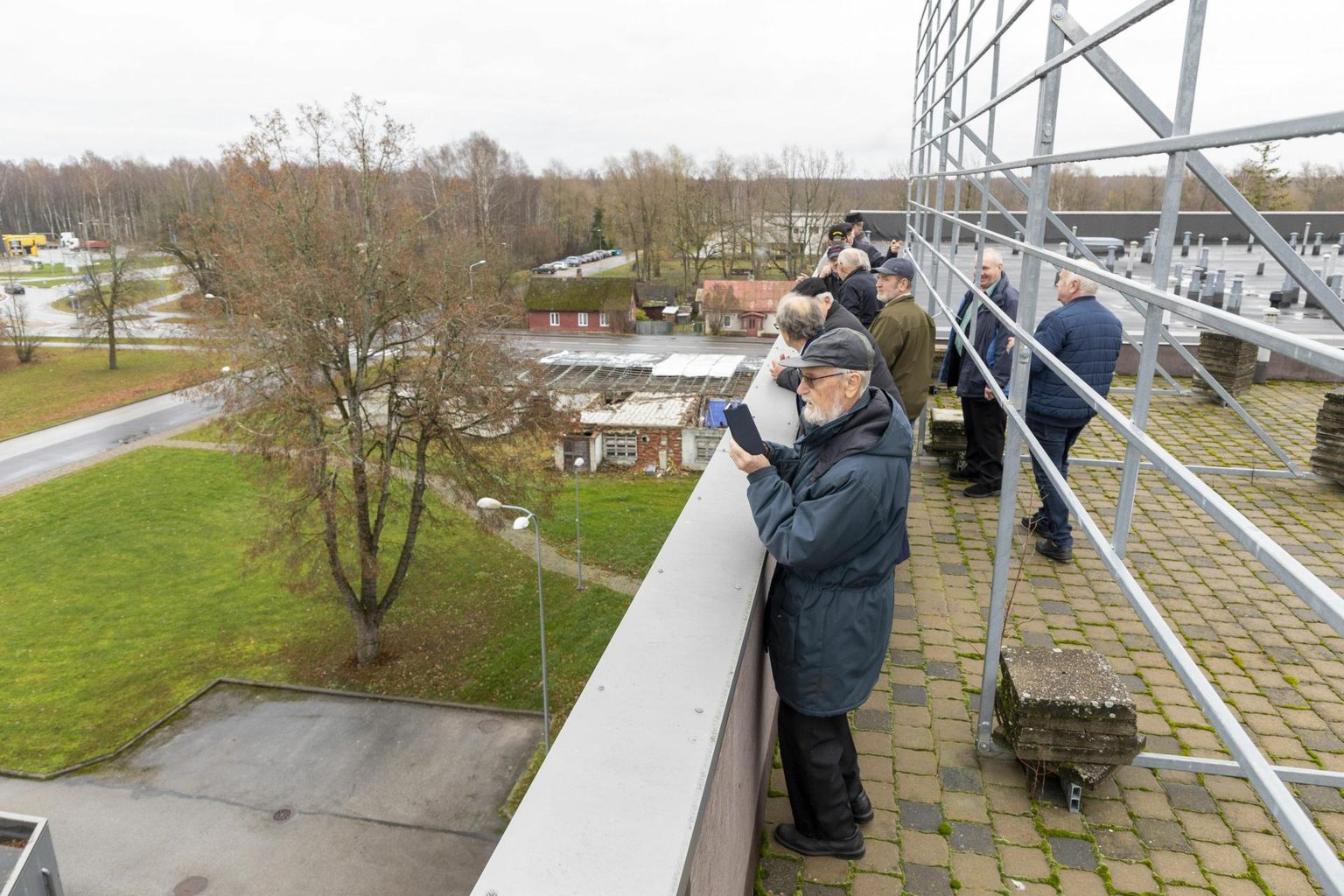 50 aastat tagasi suutsid toona kutsekeskkooli õppurite staatuses olnud mehed katusele ronimisega oma õigused maksma panna.