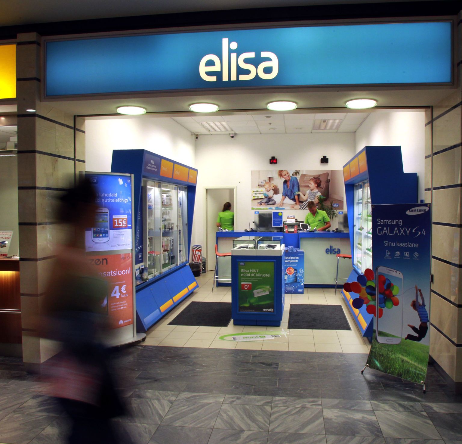 Mobiilsideoperaatori Elisa esindus.