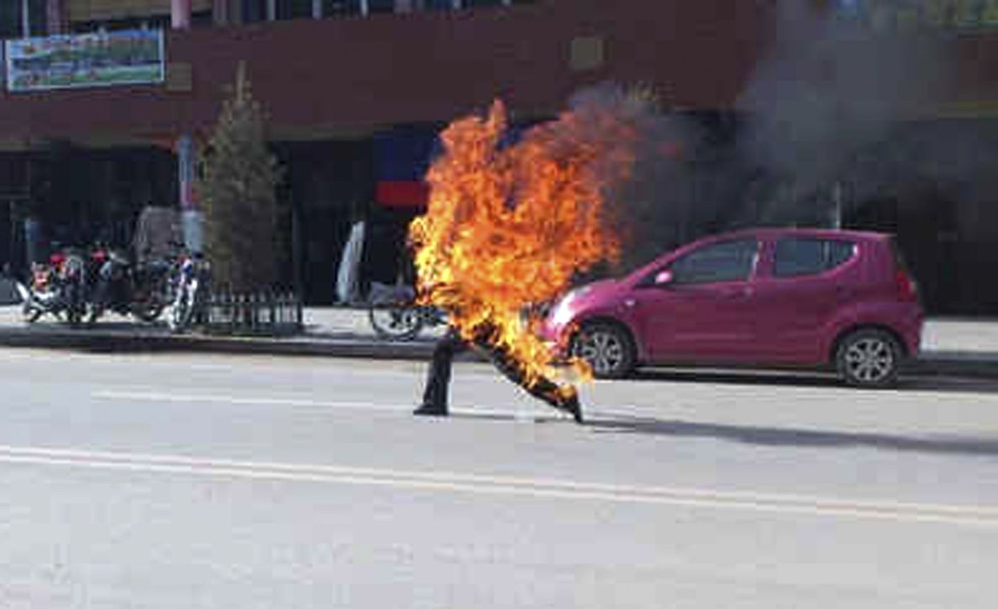 See foto end põlema süüdanud tiibetlasest on pärit 23. oktoobrist.