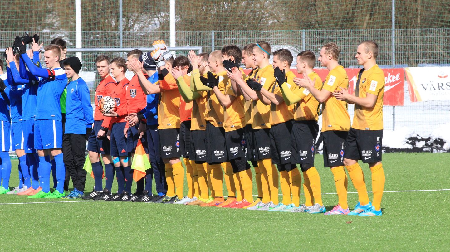 Rakvere Tarva jalgpalliklubi (kollases)