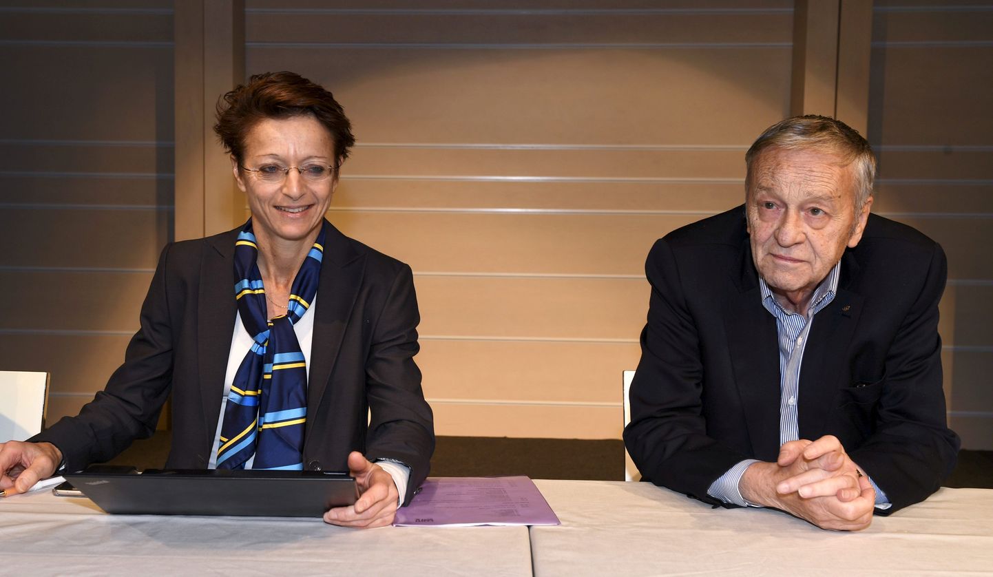 FISi peasekretär Sarah Lewis (vasakul) ja FISi president Gian Franco Kasper eile Lahtis.