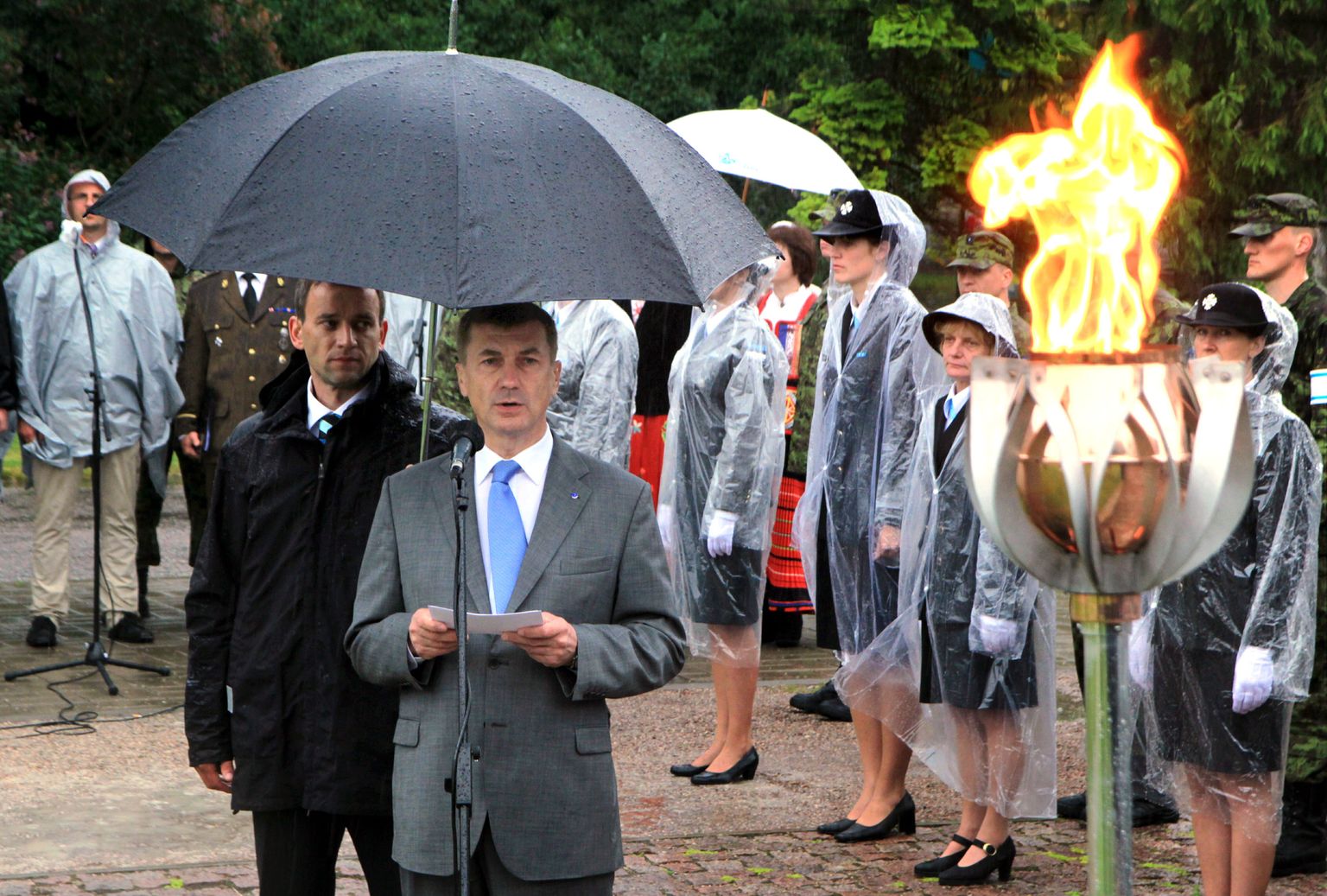 Andrus Ansip võidupühal Pärnus.
