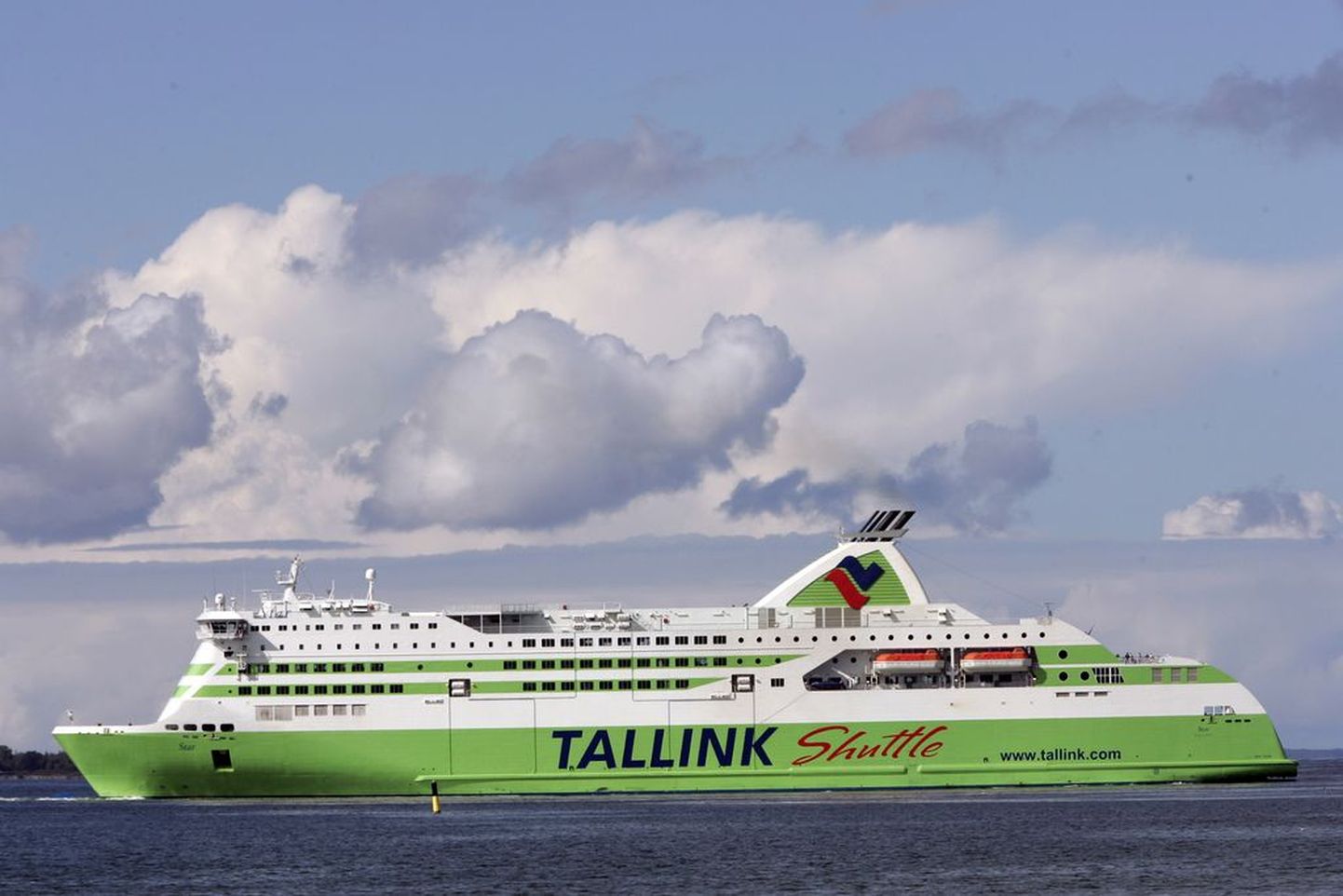 Пассажирское судно Tallink Shuttle .