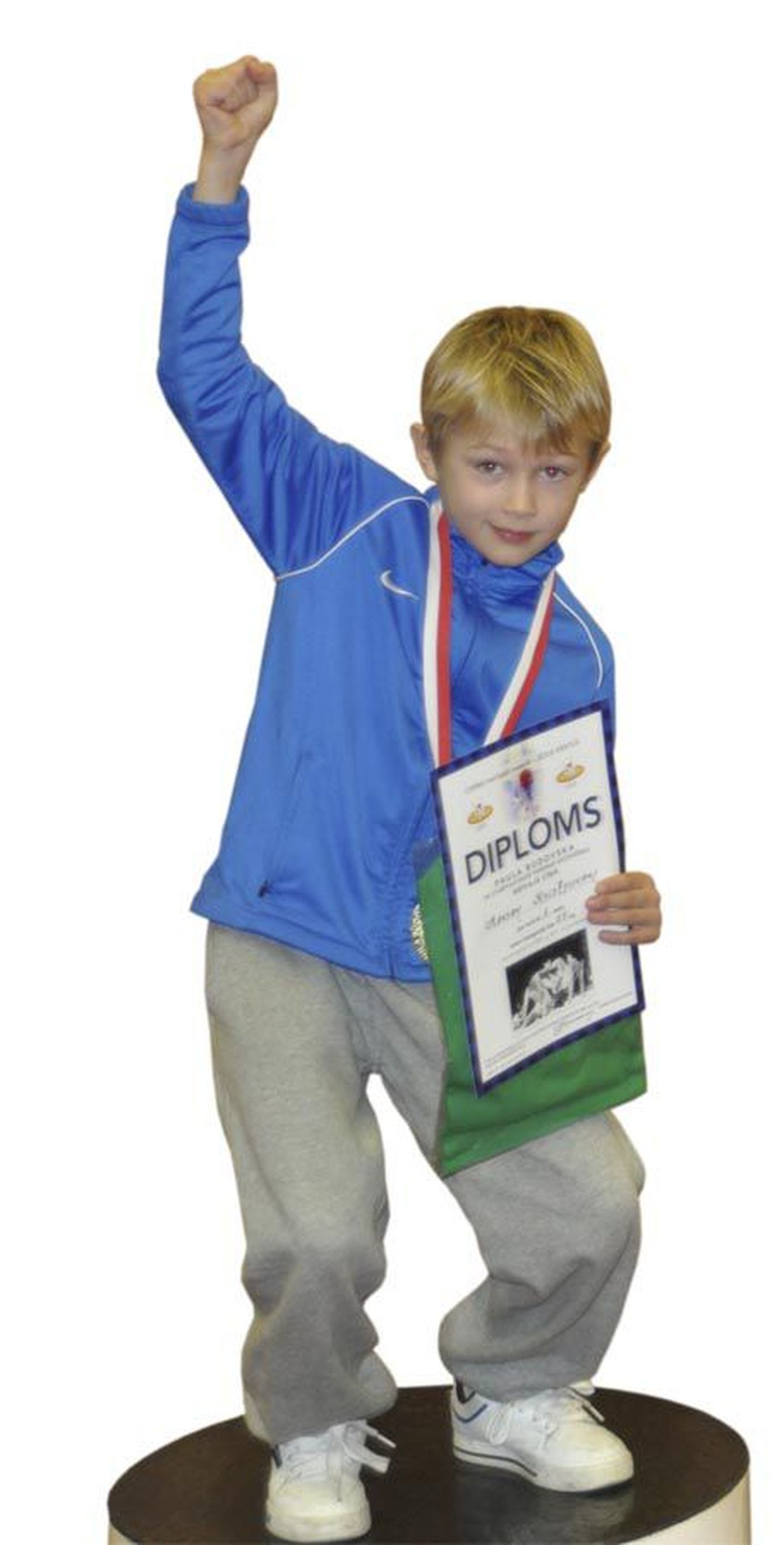 Viljandi spordikooli õpilase Max Hristjuki rõõm Riias saavutatud turniirivõidu üle on suur: teel esikohani tuli tal maha murda kolm konkurenti.