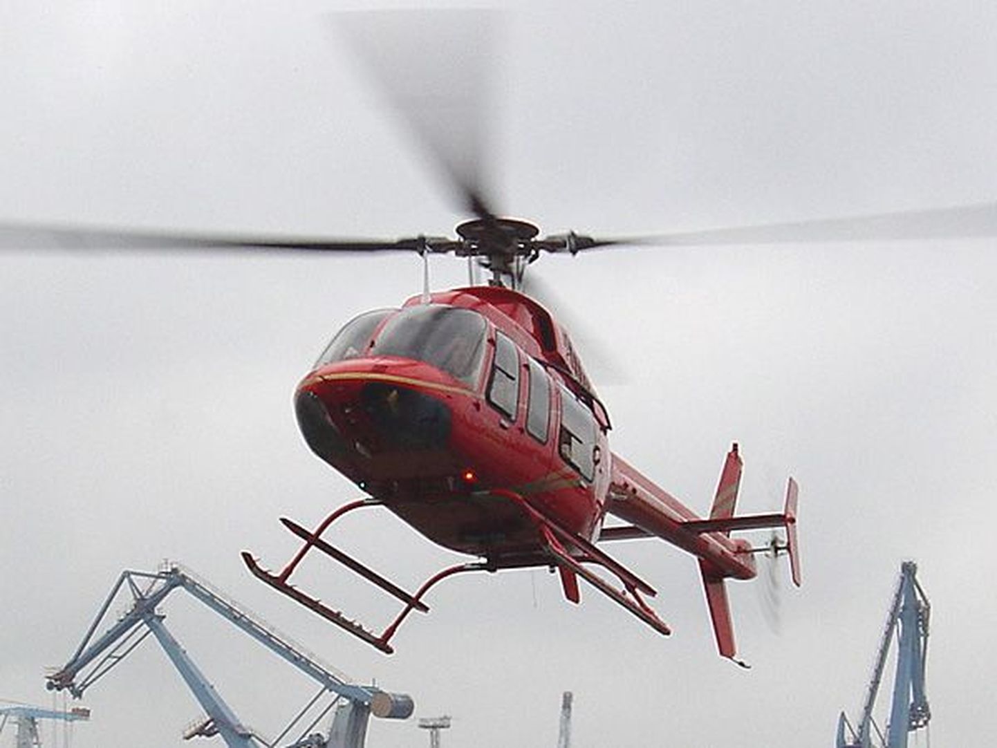 Bell 407 tüüpi helikopter.