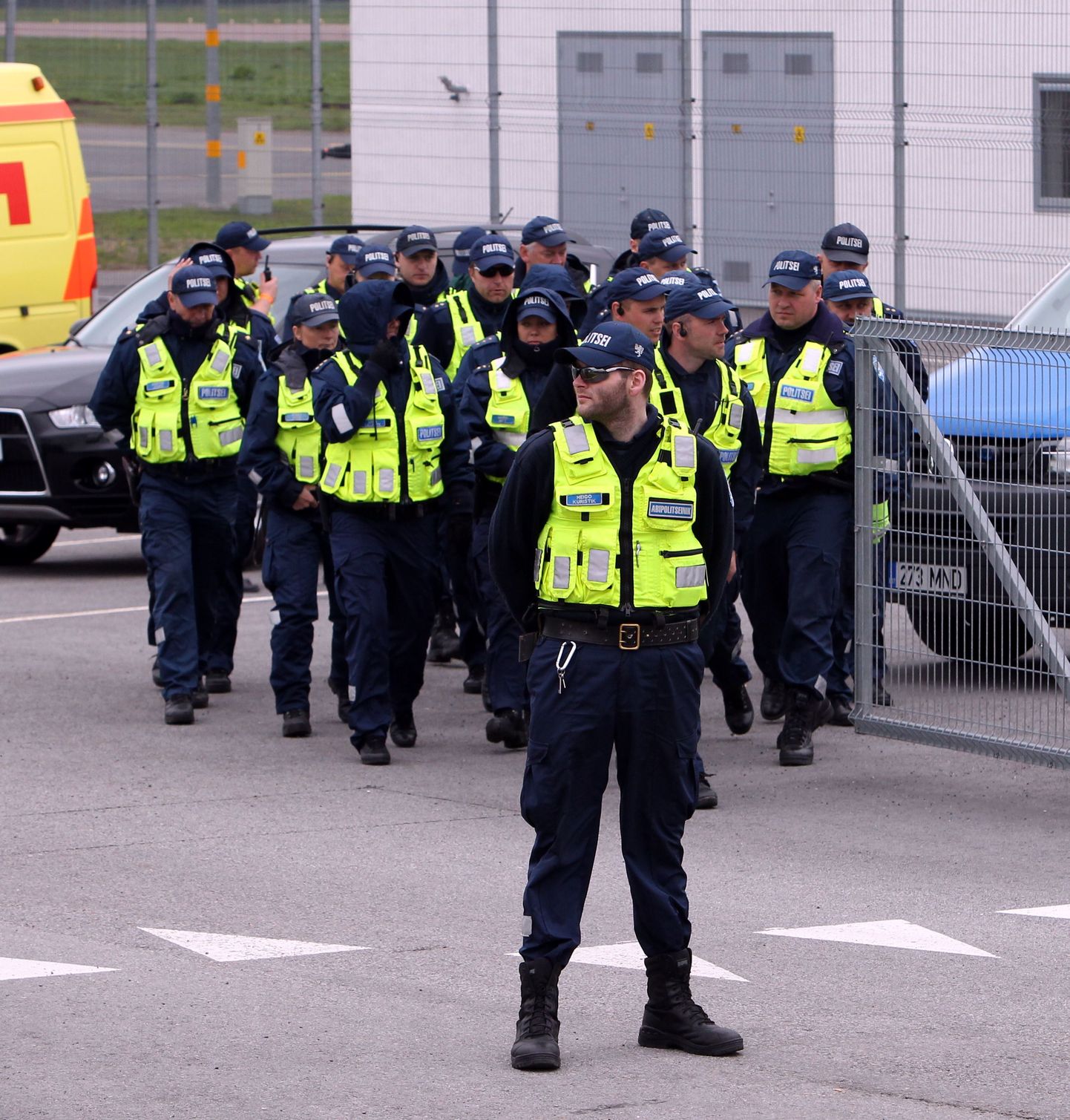 Õppus EU Cremex  Tallinna lennujaamas. Politseinikud valmstuvad.