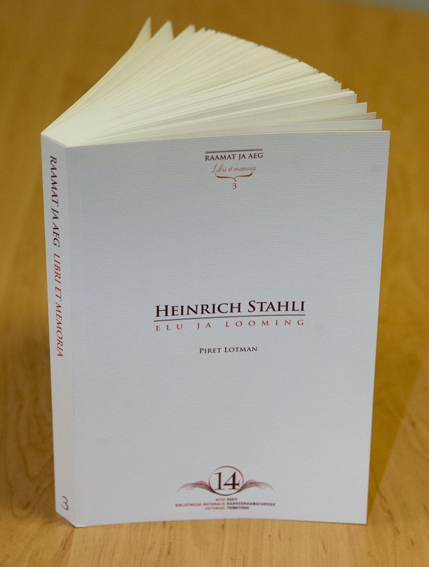 Piret Lotman monograafia «Heinrich Stahli elu ja looming»