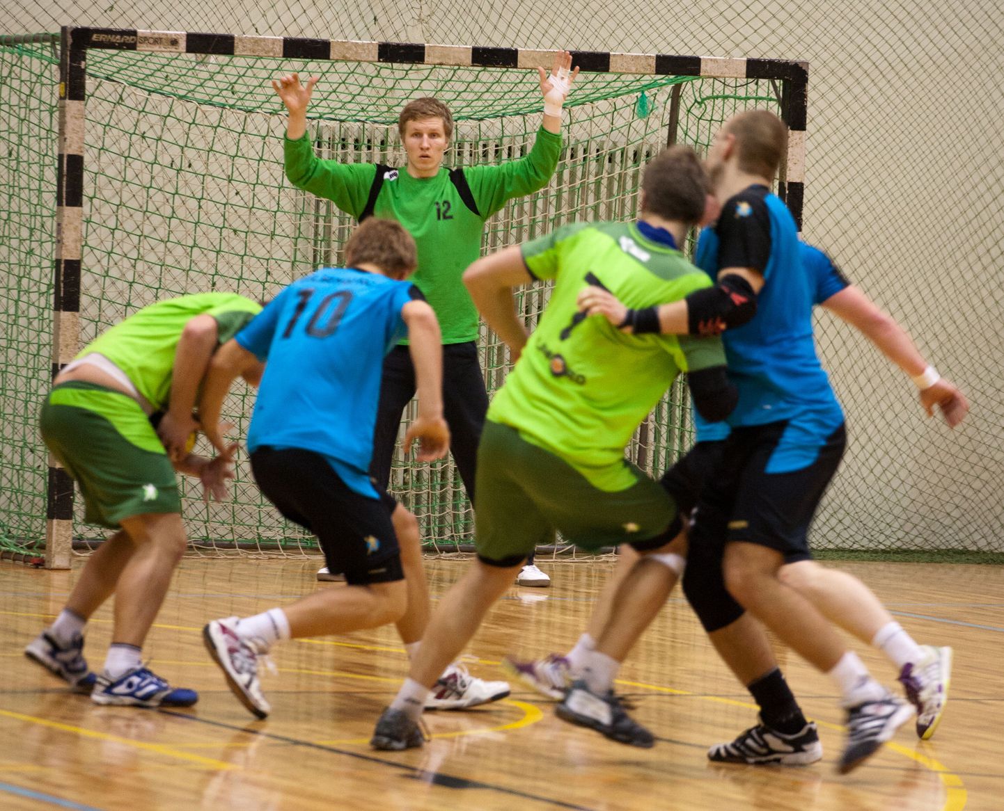 Viljandi käsipallimeeskond kindlustas endale koha meistrivõistluste poolfinaalis.