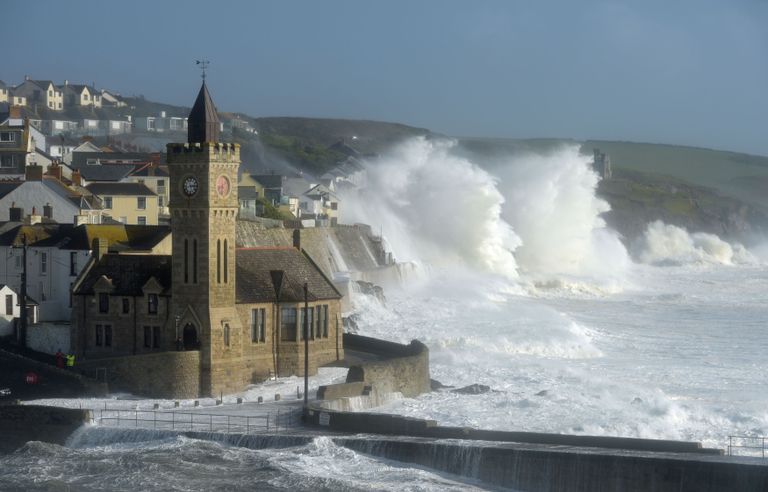 Porthleven, Cornwall. Kui Ophelia veel orkaani staadiumis oli, oli tema purustav jõud märkimisväärselt suurem. Foto: Ben Birchall/PA Wire/Scanpix
