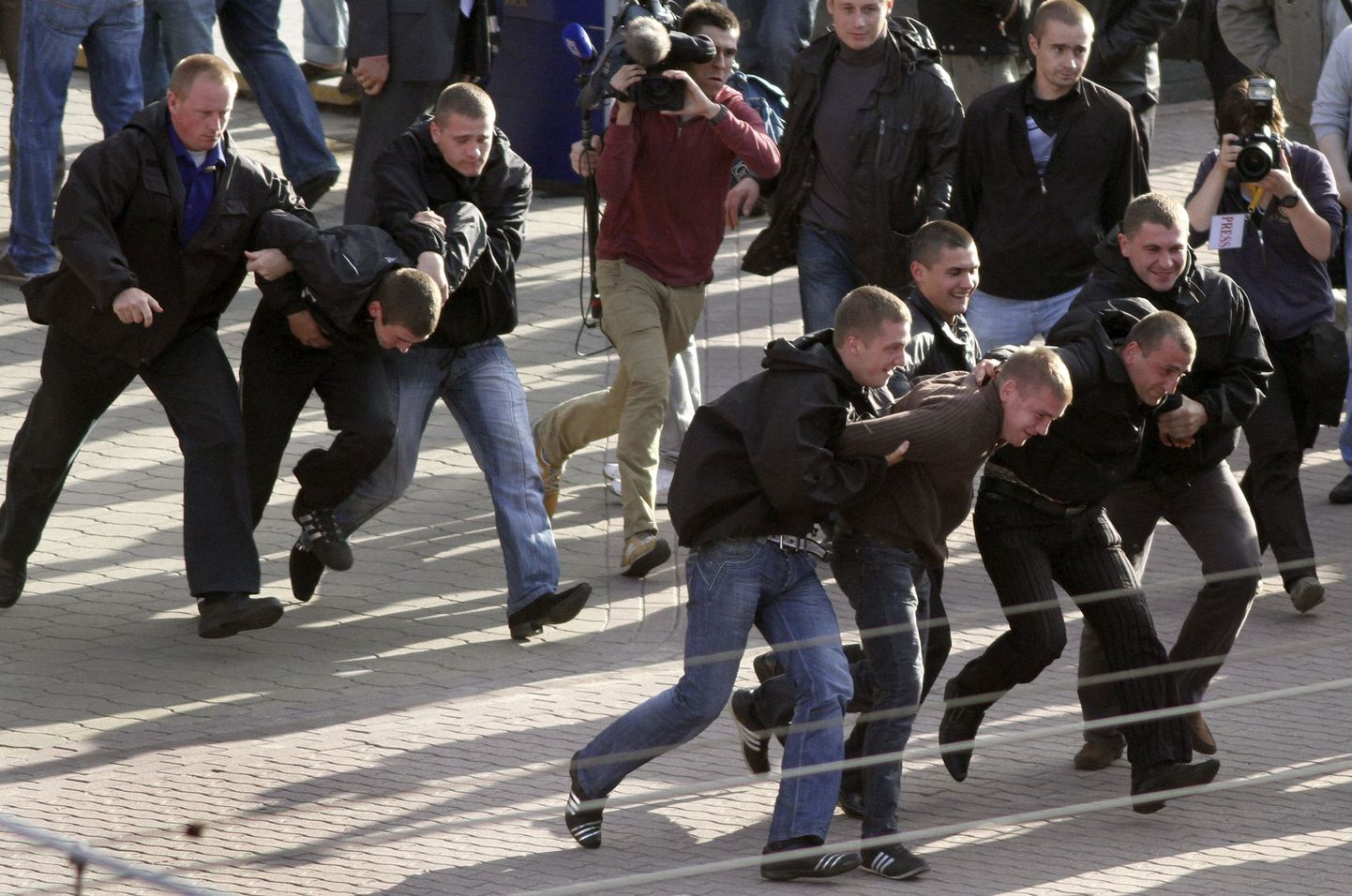 Задержание участников акции милиционерами в штатском в Минске.