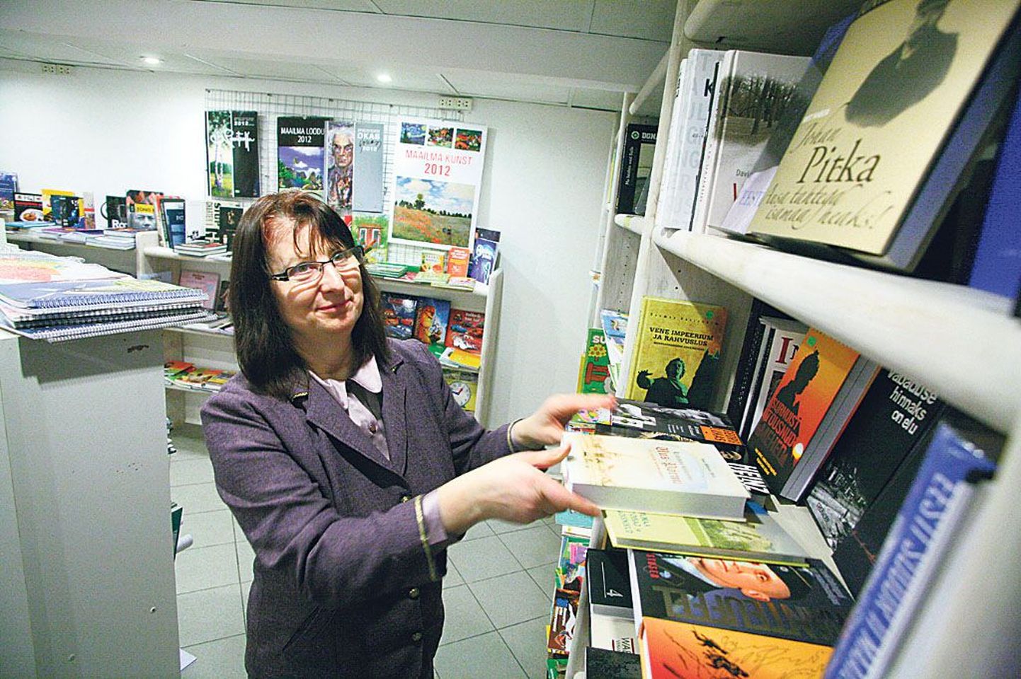 Kaupluse Marta Raamat omanik Sirje Pragi proovib raamatuäriga Rüütli tänavas teist korda õnne. 1994. aastal avatud, 2008 suletud ja mullu sügisest taasavatud Marta äri nišš on aja- ja kodulooaineline kirjandus.