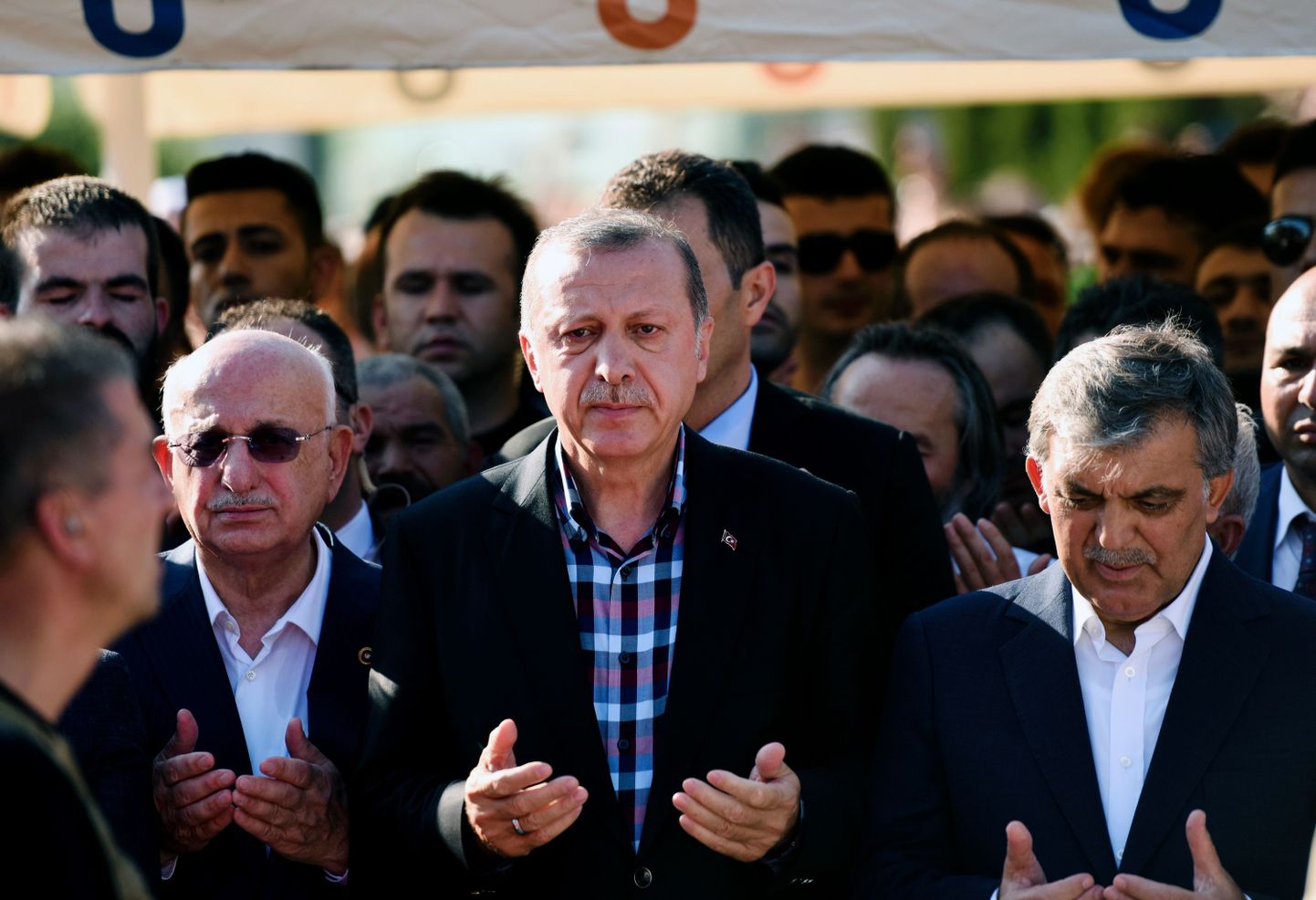 Türgi president Recep Tayyip Erdoğan täna nurjunud putšikatse käigus tapetud inimeste matusetseremoonial.