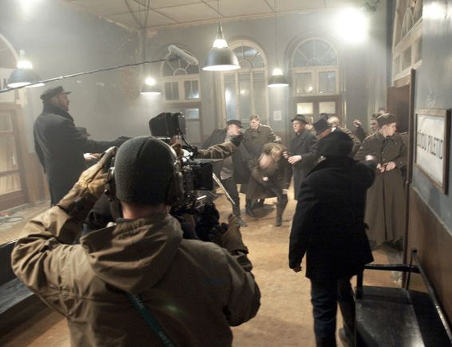 2008. aasta jaanuaris filmiti Tapa jaamahoones mängufilmi “Detsembrikuumus” neid kaadreid, kus tegevus toimus Balti jaamas.
