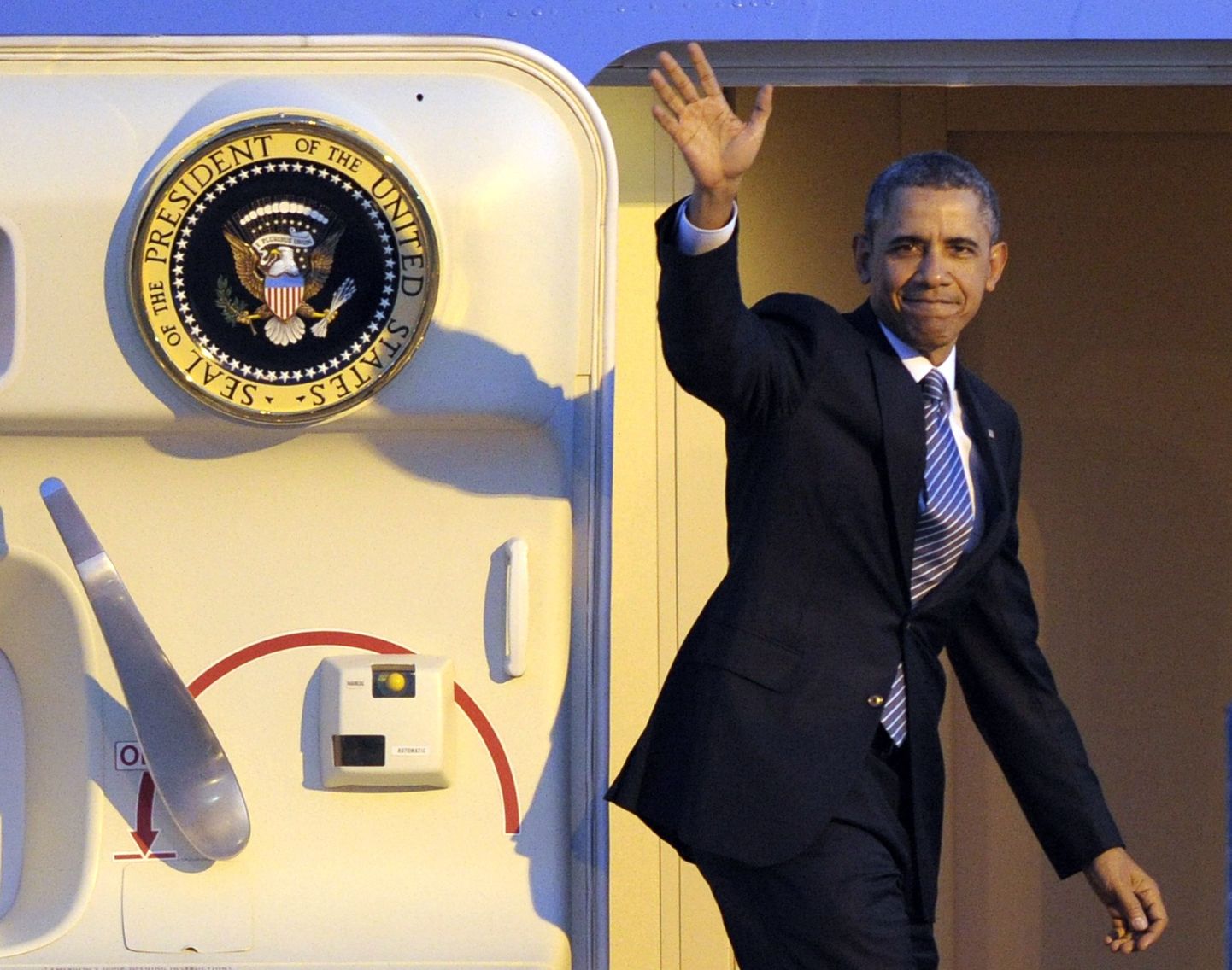 USA president Barack Obama eile Brüsseli lennuväljal.