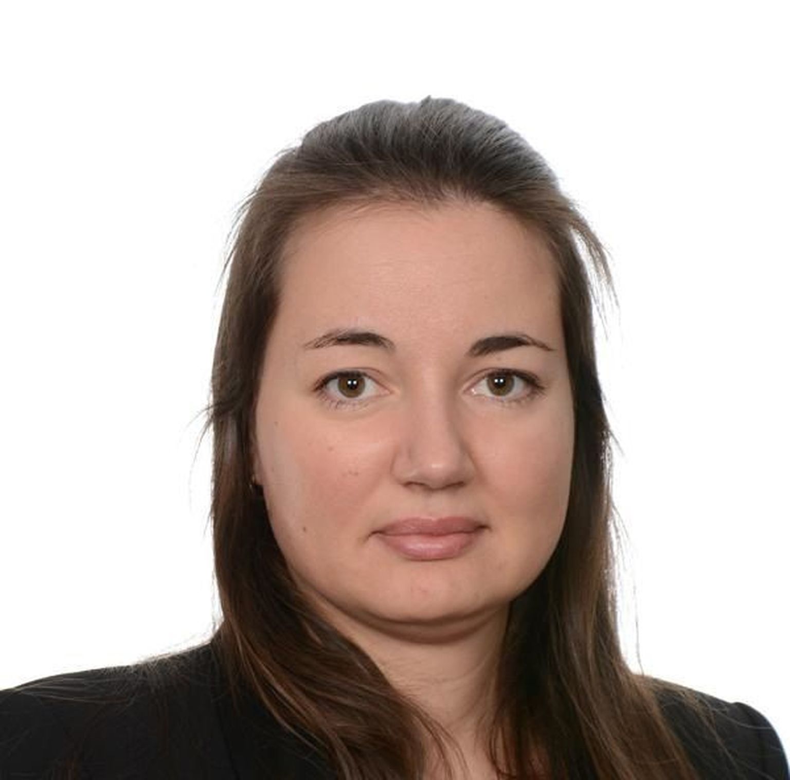 Liis Elmik, Swedbanki vanemökonomist