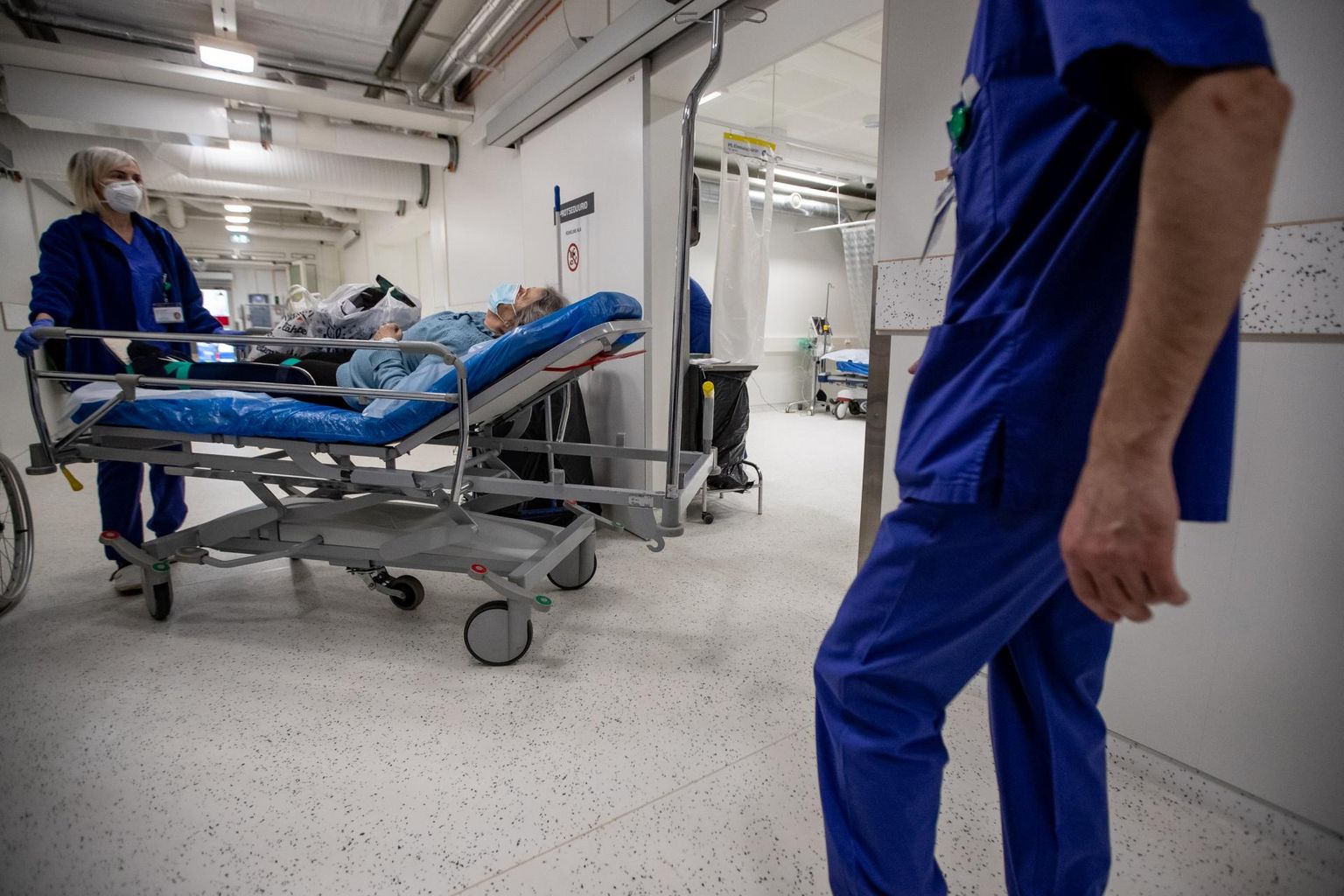 Perearstide põuda kavatseb riik lahendada nii, et annab nende töö haiglatele, kus põhjendatakse pikki ravijärjekordi samuti arstide-õdede puudusega.