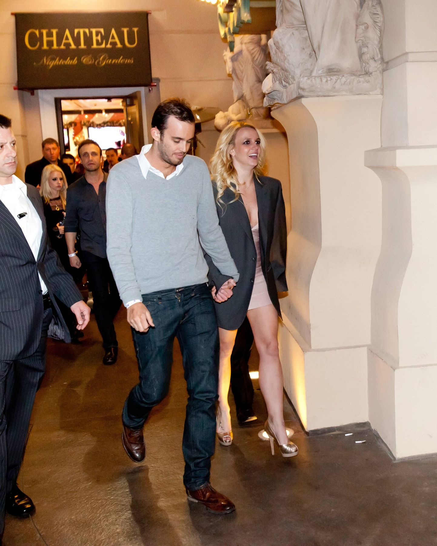 Britney Spears lahkumas ööklubist Chateau
