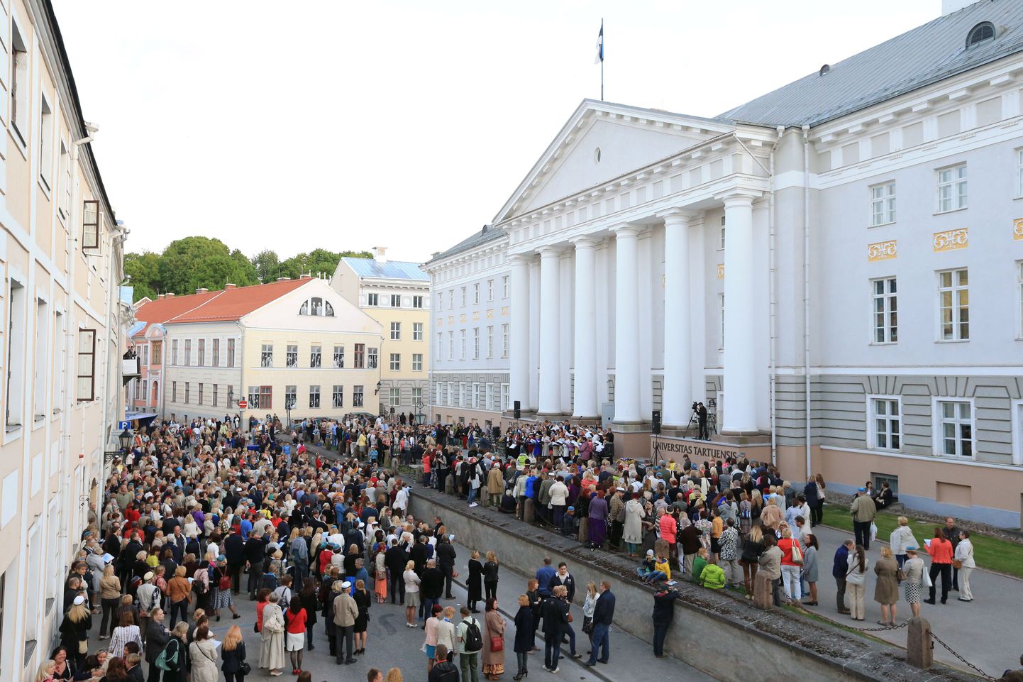 Rakvere vald kaotas üliõpilastoetused. Pildil Tartu ülikooli peahoone.