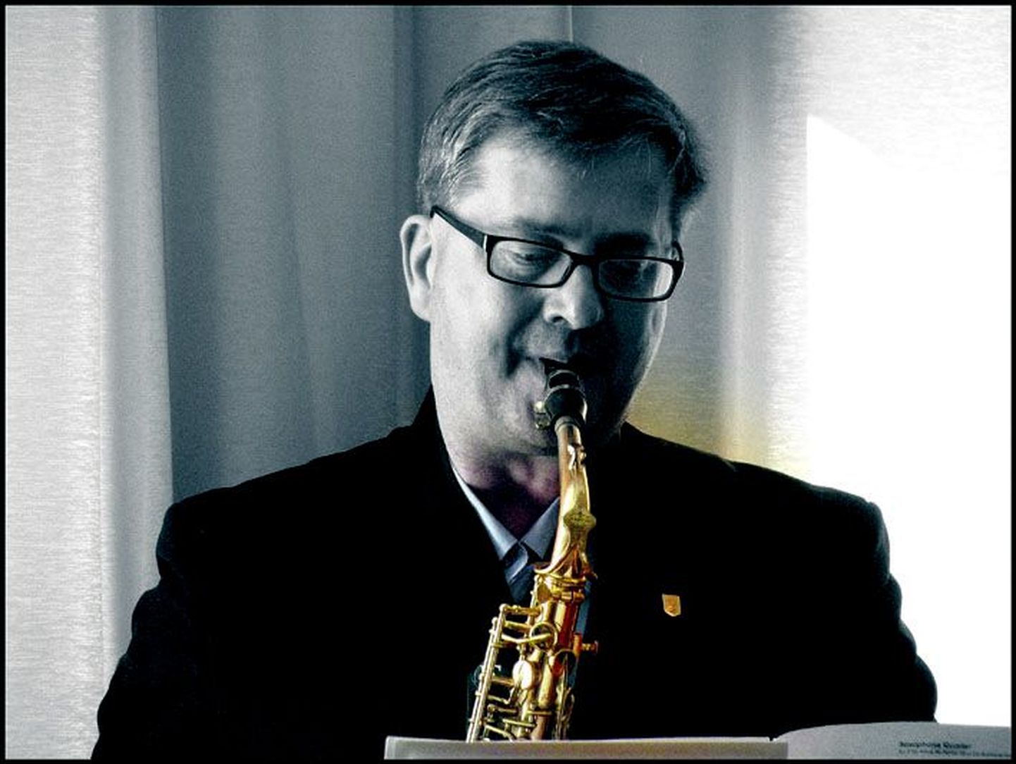 Suri saksofonist Jüri Takjas.