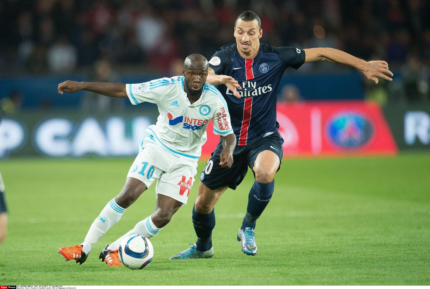 Lassana Diarra (vasakul) heitlemas Prantsusmaa kõrgliiga kohtumises Zlatan Ibrahimoviciga.