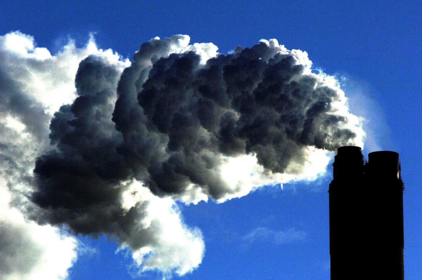 ÜRO Keskkonnaprogrammi raportist selgub, et ka Pariisi kliimaleppes seatud meetmetest ei pruugi kokku lepitud kasvuhoonegaaside vähendamiseks piisata.