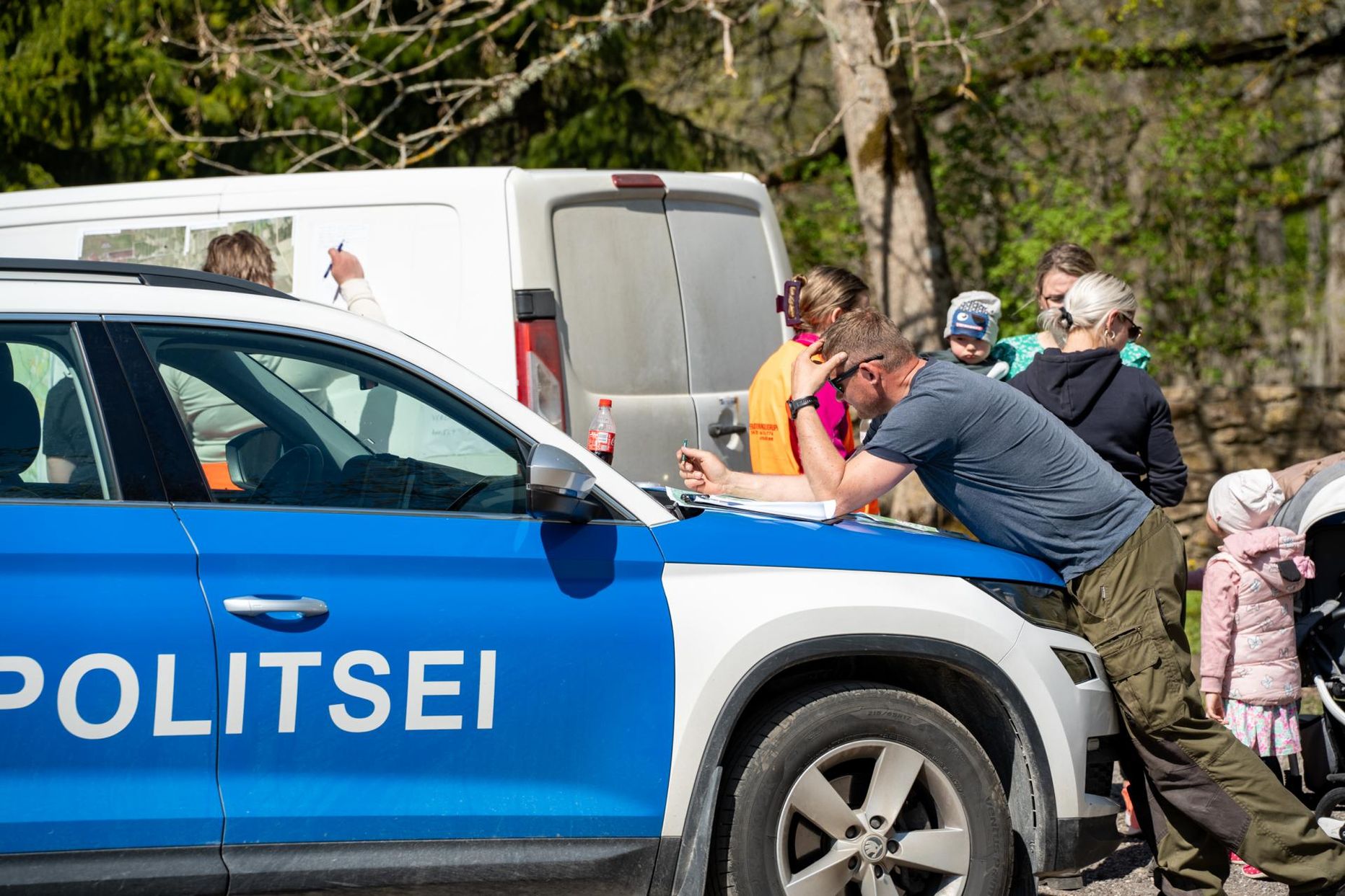 Lääneranna vallas on esmaspäeval kadunud Mduduzi leidmiseks käivitatud viimase aja ulatuslikumaid otsinguid. Politsei staabis Vatla mõisa juures käib neljapäeval kibekiire töö ja operatiivne teabevahetus.