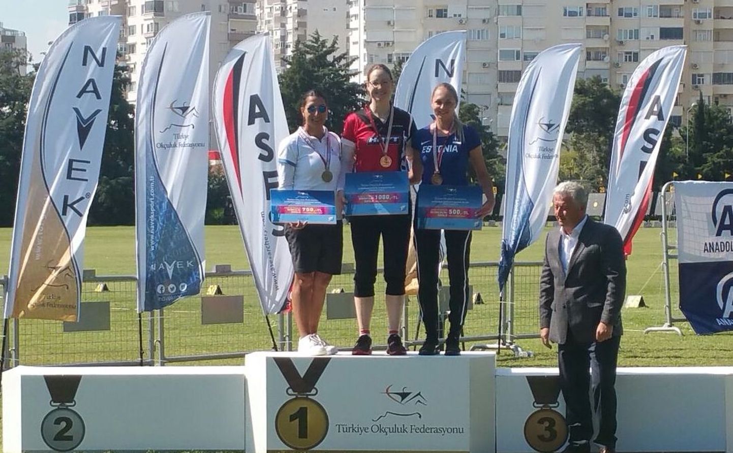 Vibulaskja Reena Pärnat võitis nädalavahetusel Türgis Antalyas rahvusvahelisel turniiril K. Bagatir Spring Arrows 110 võistleja hulgas kolmanda koha.