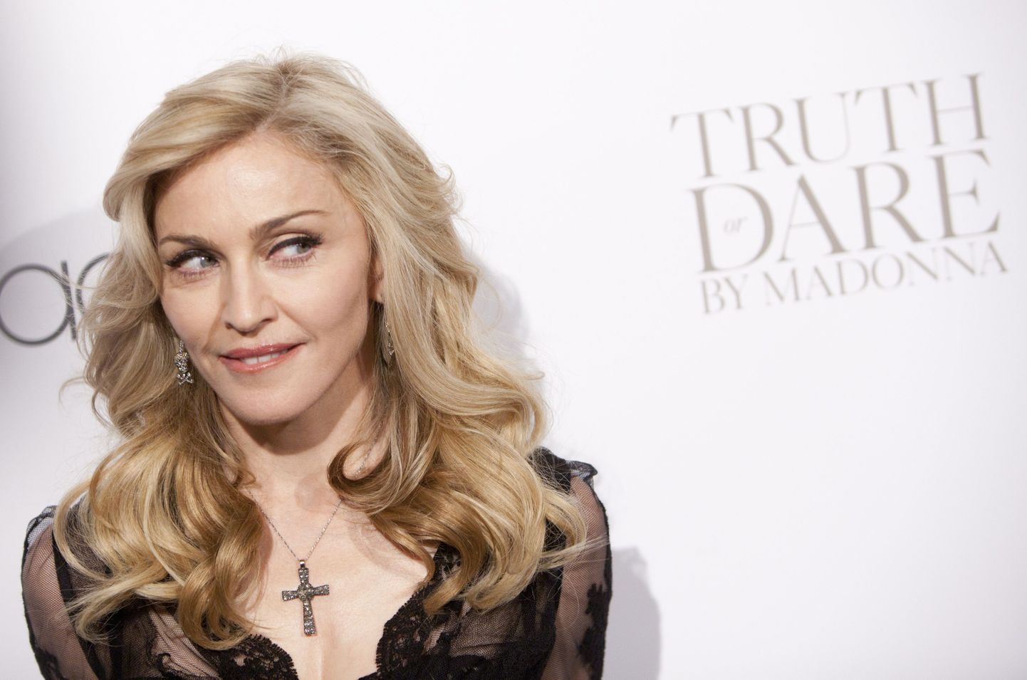 Мадонна на презентации своего нового парфюма "Truth or Dare by Madonna".