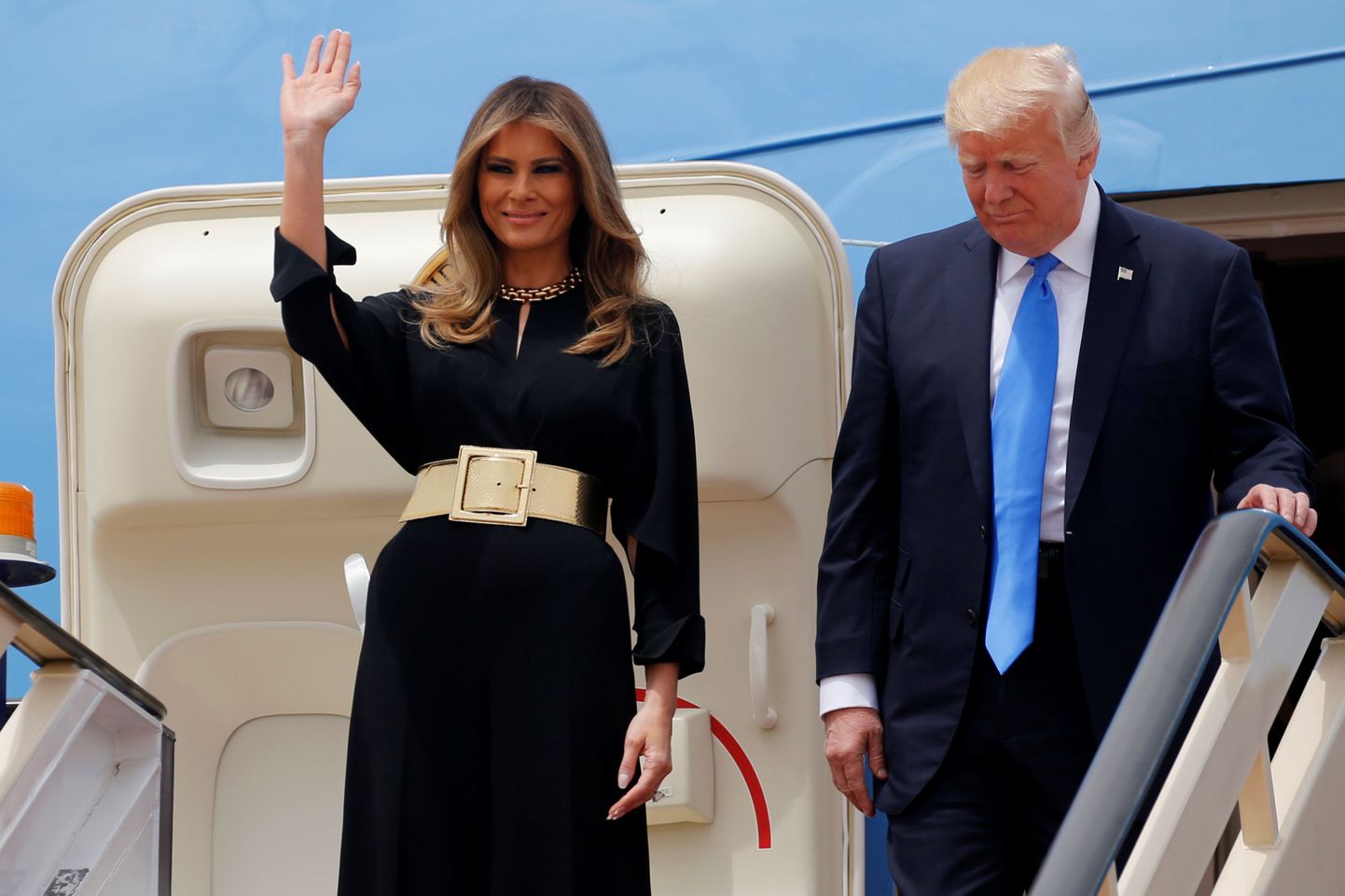 Дональд Трамп с супругой прилители с визитом в Саудовскую Аравию.
