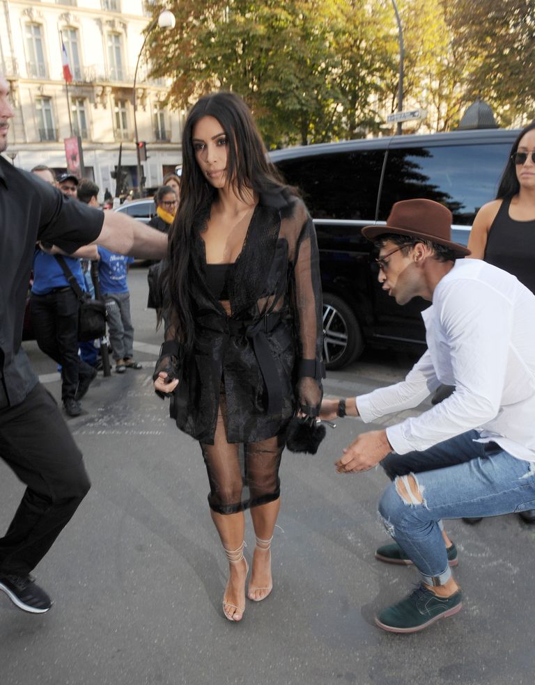 Vitalii Sediuk suudles Kim Kardashiani tagumikku / Scanpix
