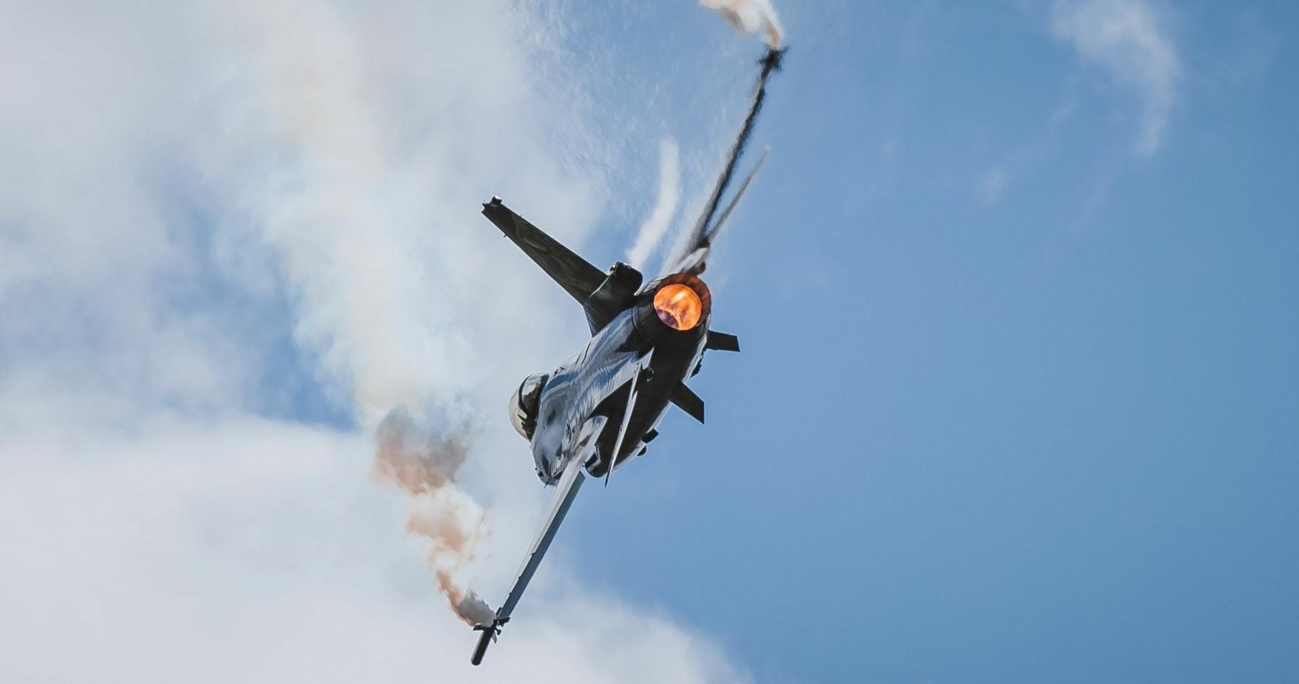 Американский истребитель F-16.