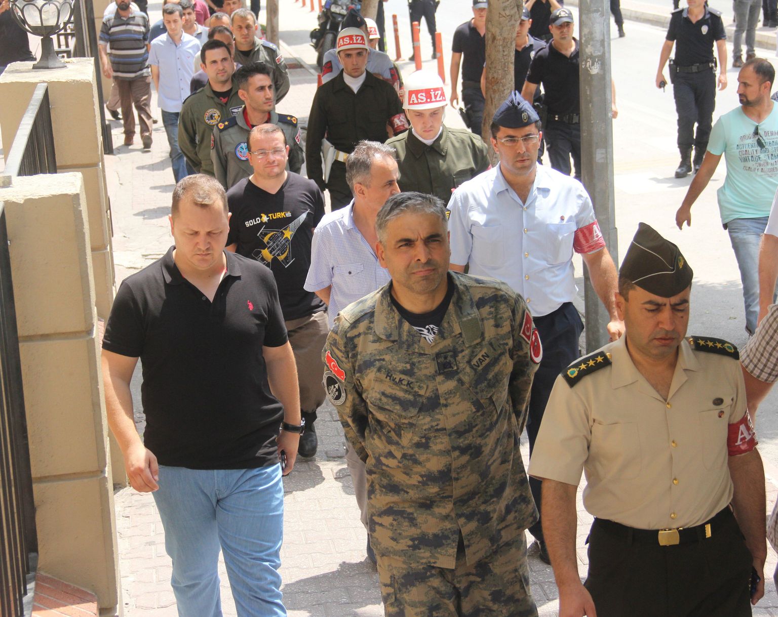 İncirliki õhubaasi komandör kindral Bekir Ercan Van oli üks neist riigipöördekatses osalenud Türgi sõjaväelastest, kes kohe mullu suvel vahi alla võeti.