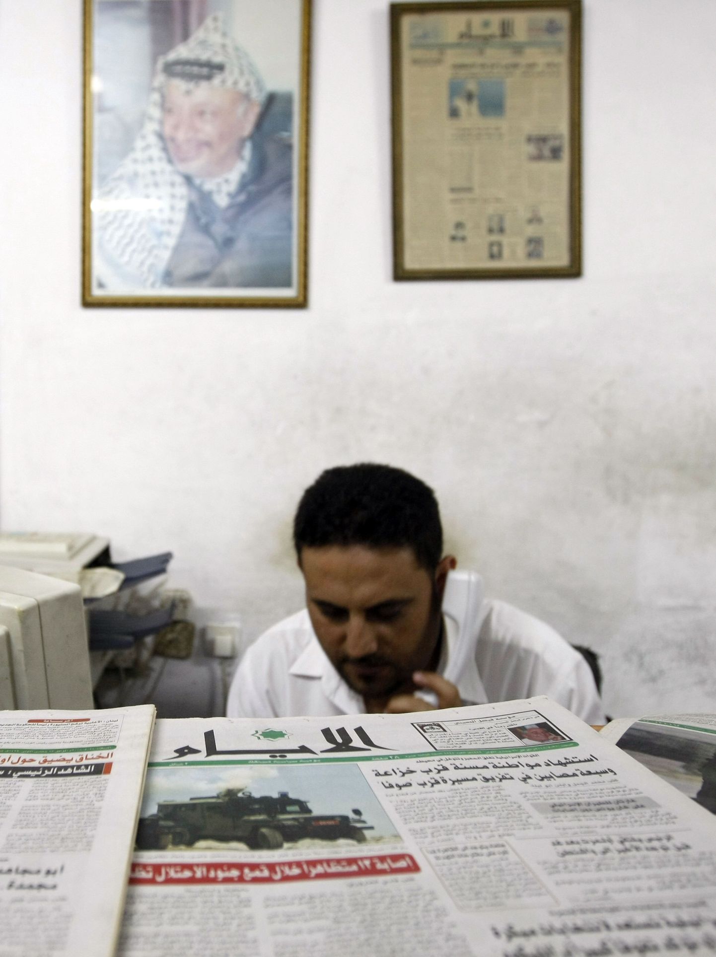 Palestiinlane ootab ajalehtede saadetist