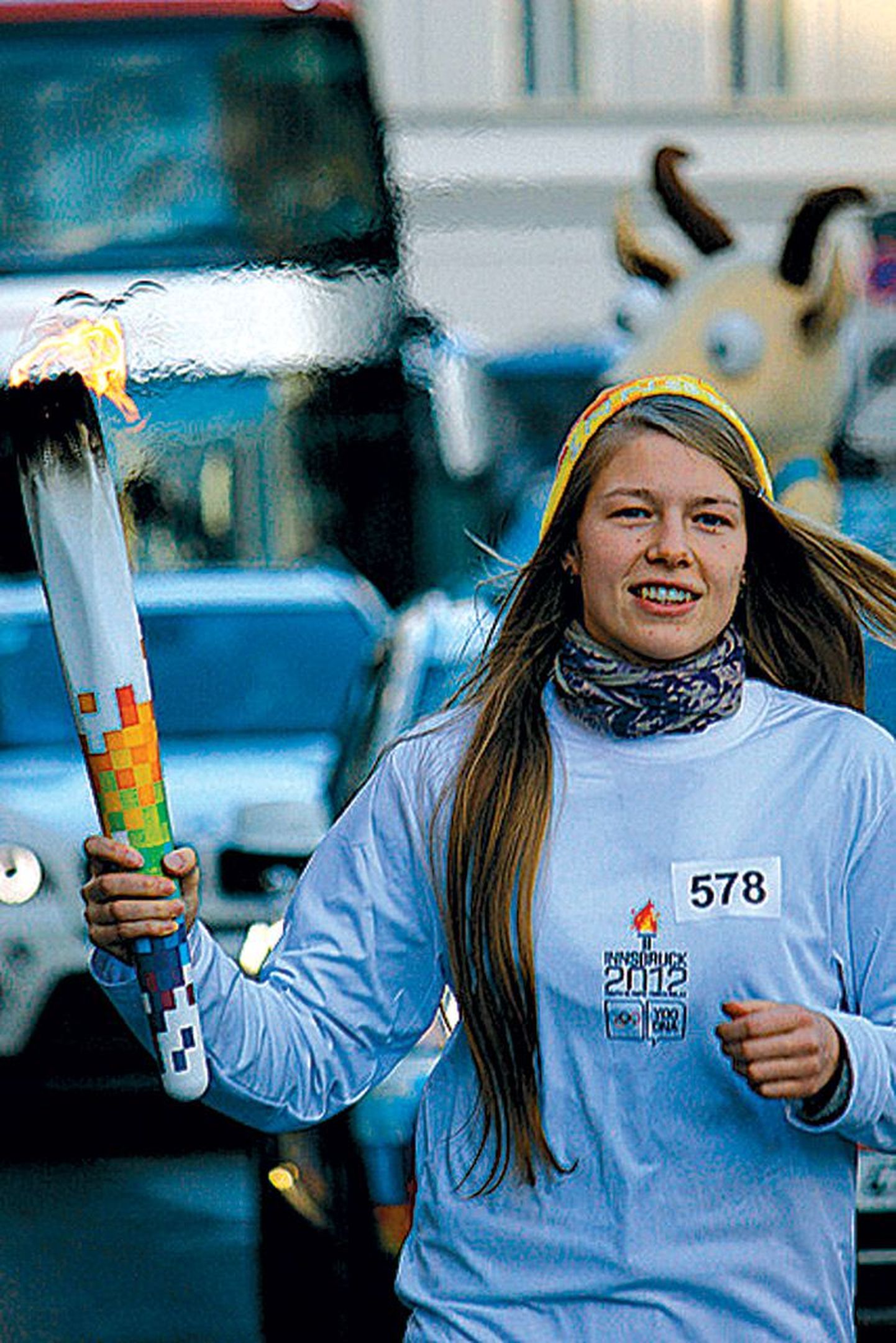 Laura-Maria Lehiste Austrias Viini kesklinnas noorte esimeste taliolümpiamängude tulega.