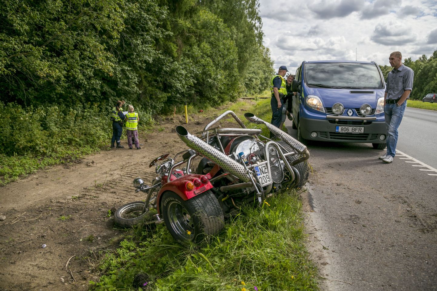 Tallinna-Tartu maanteel hukkus mootorrattaga teelt välja sõitnud Soome kodanik.